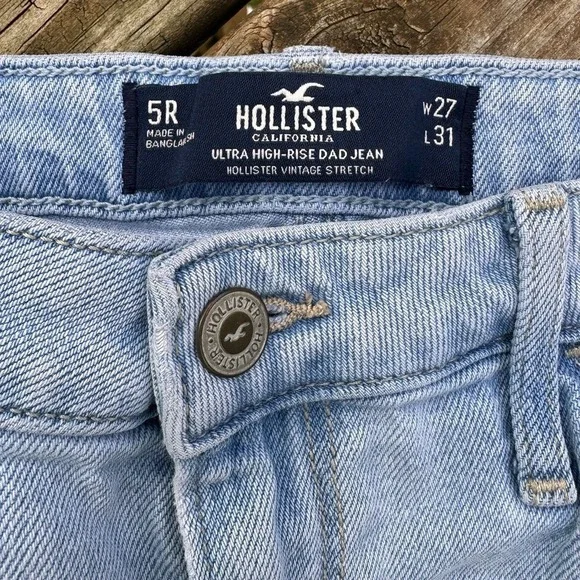 Hollister Ultra High-Rise Dad Jean - Picture 2 of 3